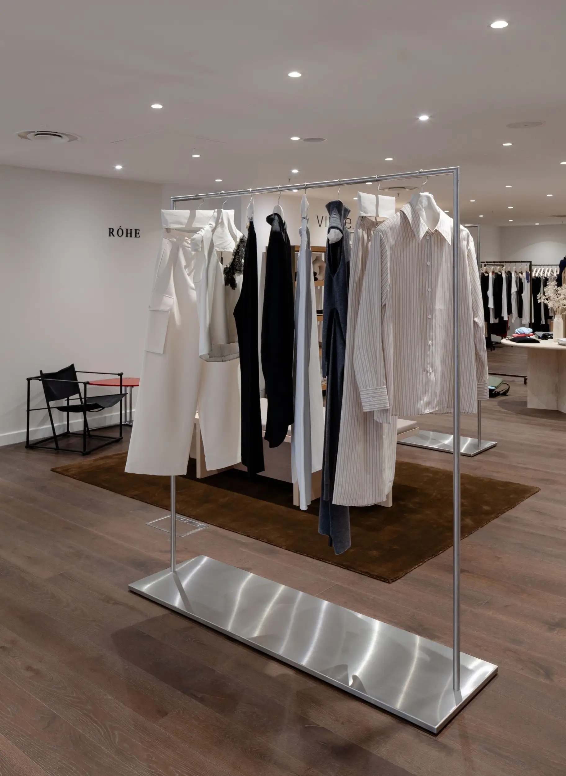 Róhe, Harvey Nichols, photograph 4 of 21