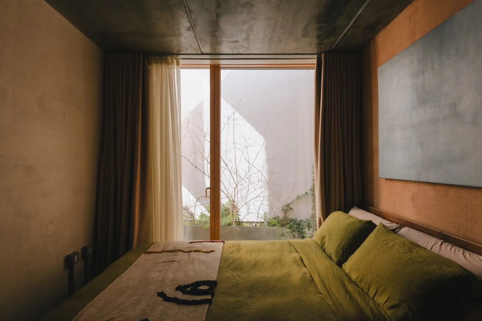 Upside Down House, Hackney, photograph 5 of 10