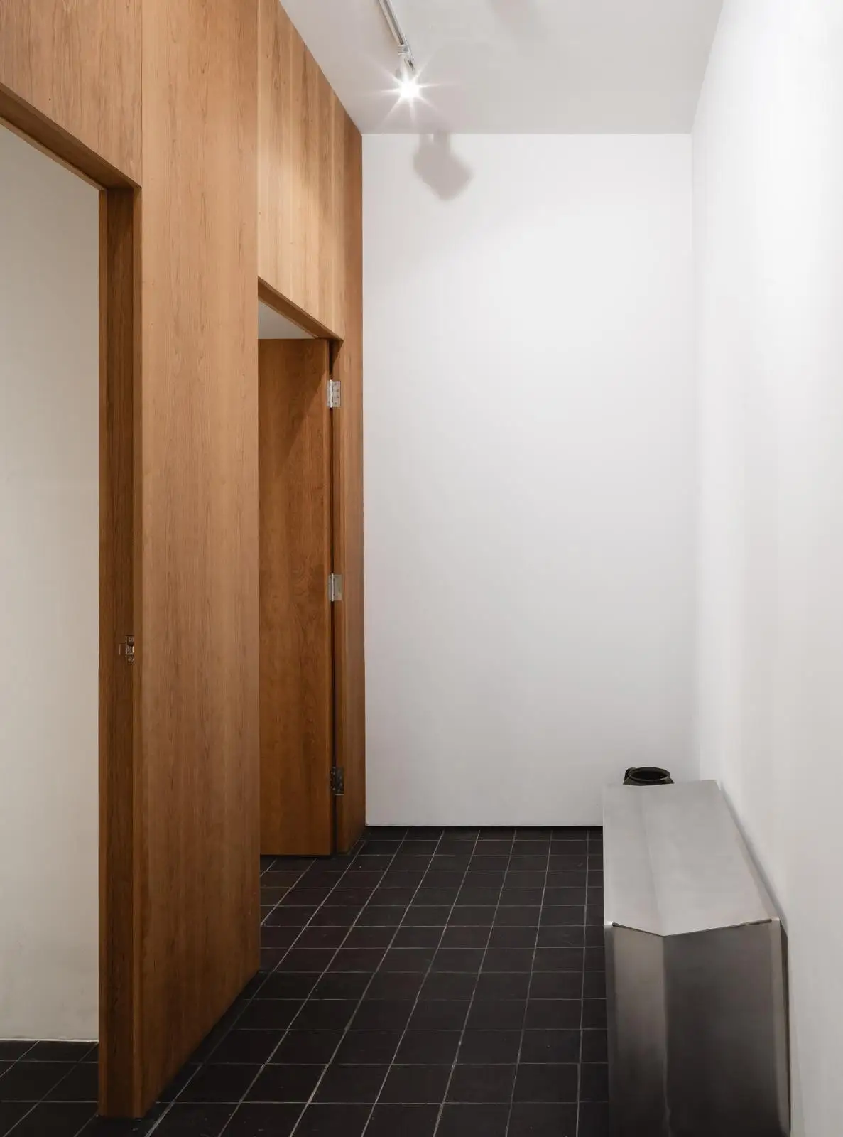 Studio Nicholson, Marylebone, photograph 6 of 12
