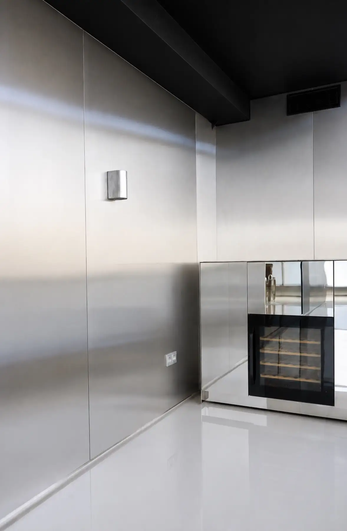IDW Showroom, Vilnius, photograph 8 of 16