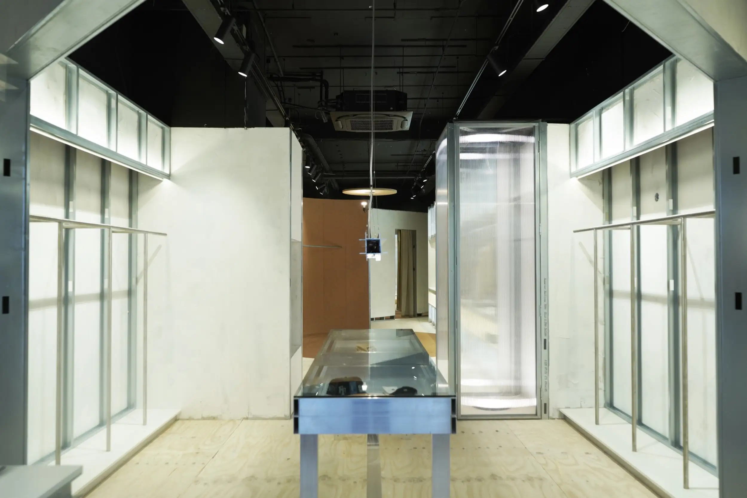 Scuffers, Amsterdam, photograph 8 of 20