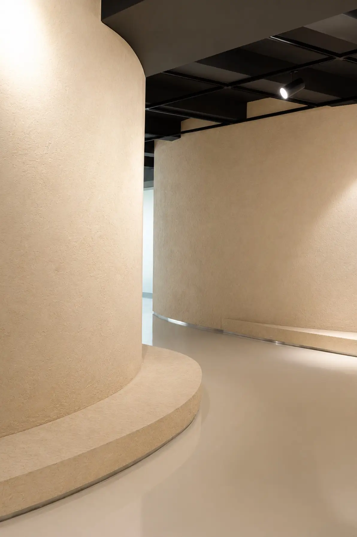 IDW Showroom, Vilnius, photograph 10 of 16