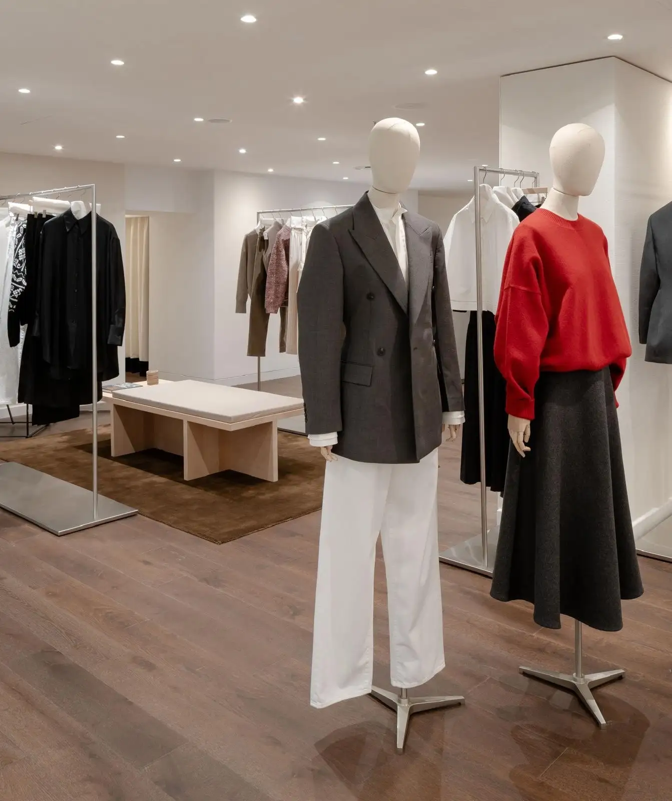 Róhe, Harvey Nichols, photograph 11 of 21