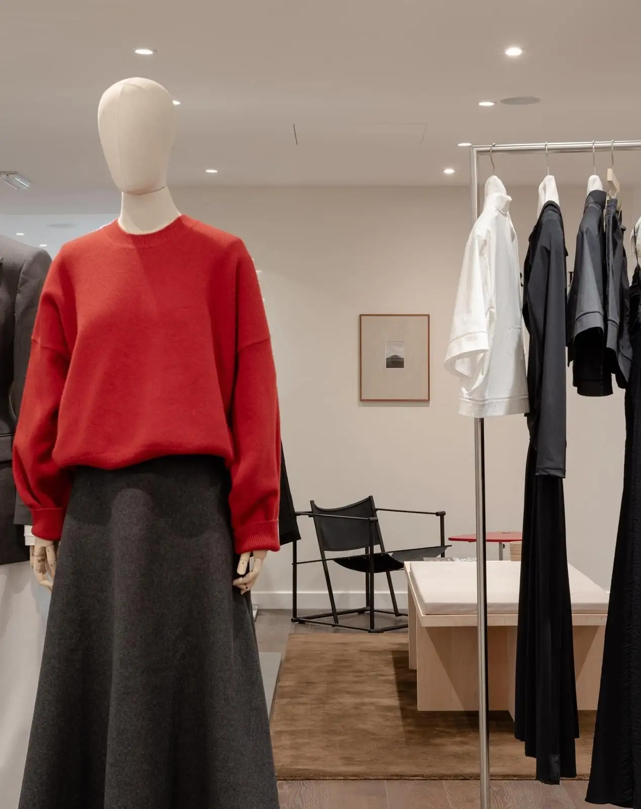 Róhe, Harvey Nichols, photograph 12 of 21