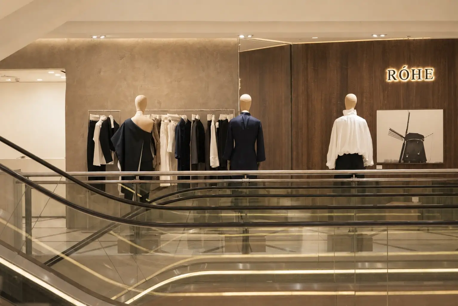 Róhe, Selfridges, London, photograph 13 of 27