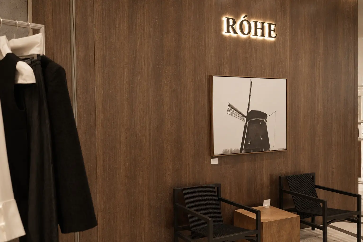 Róhe, Selfridges, London, photograph 14 of 27