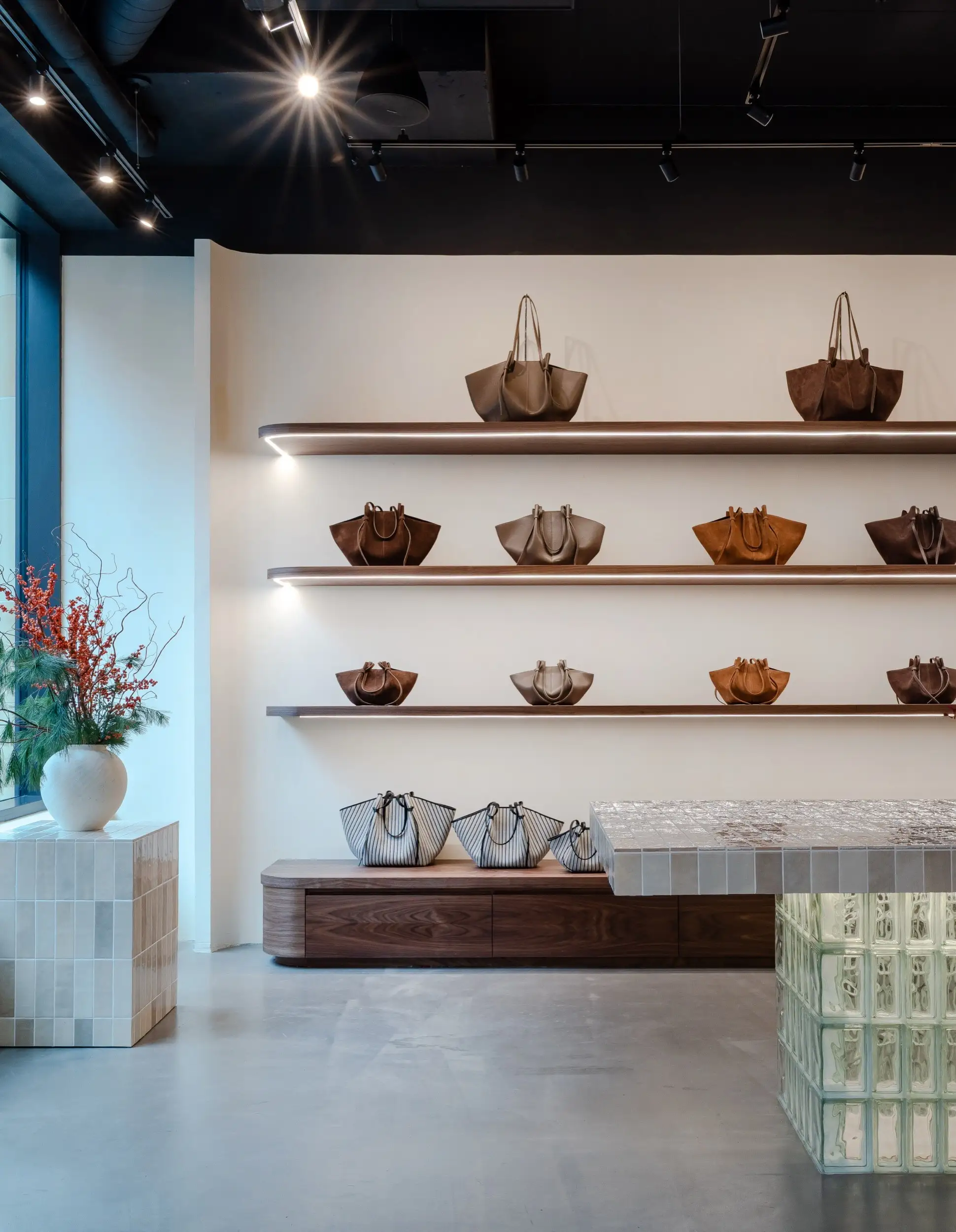 Yuzefi, Marylebone, London, photograph 23 of 25