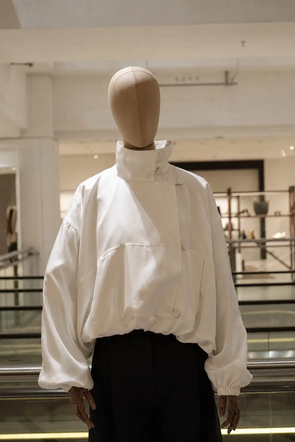 Róhe, Selfridges, London, photograph 25 of 27